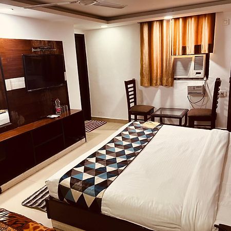 Hotel Vista Premium Tark A Family Hotel Near Igi Airport Delhi Új-Delhi Kültér fotó