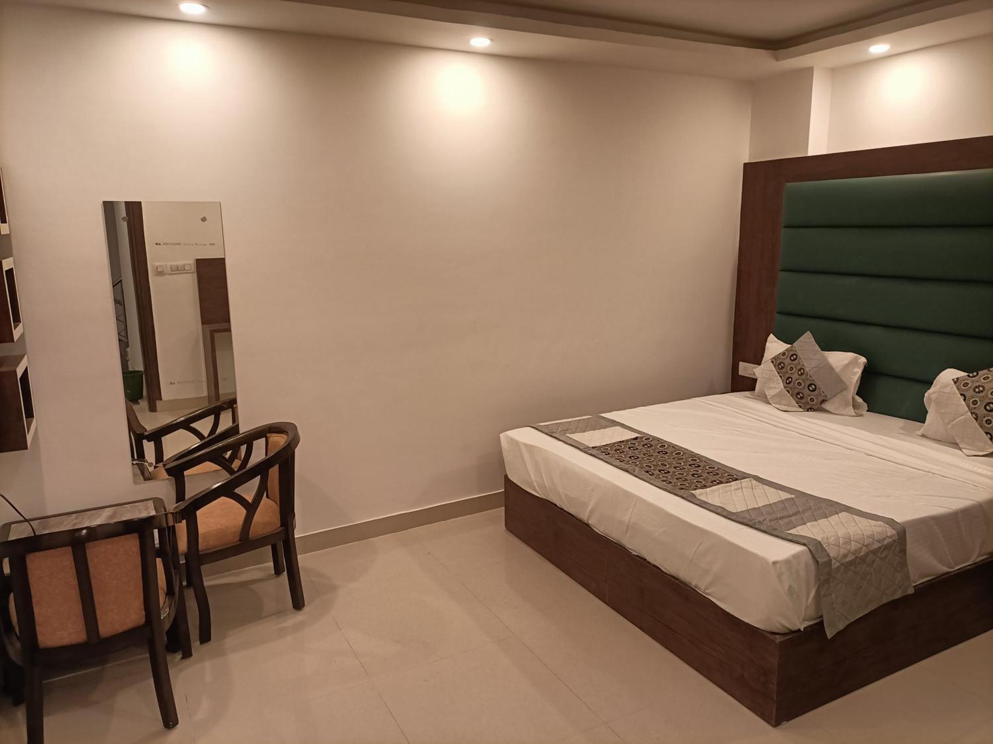 Hotel Vista Premium Tark A Family Hotel Near Igi Airport Delhi Új-Delhi Kültér fotó