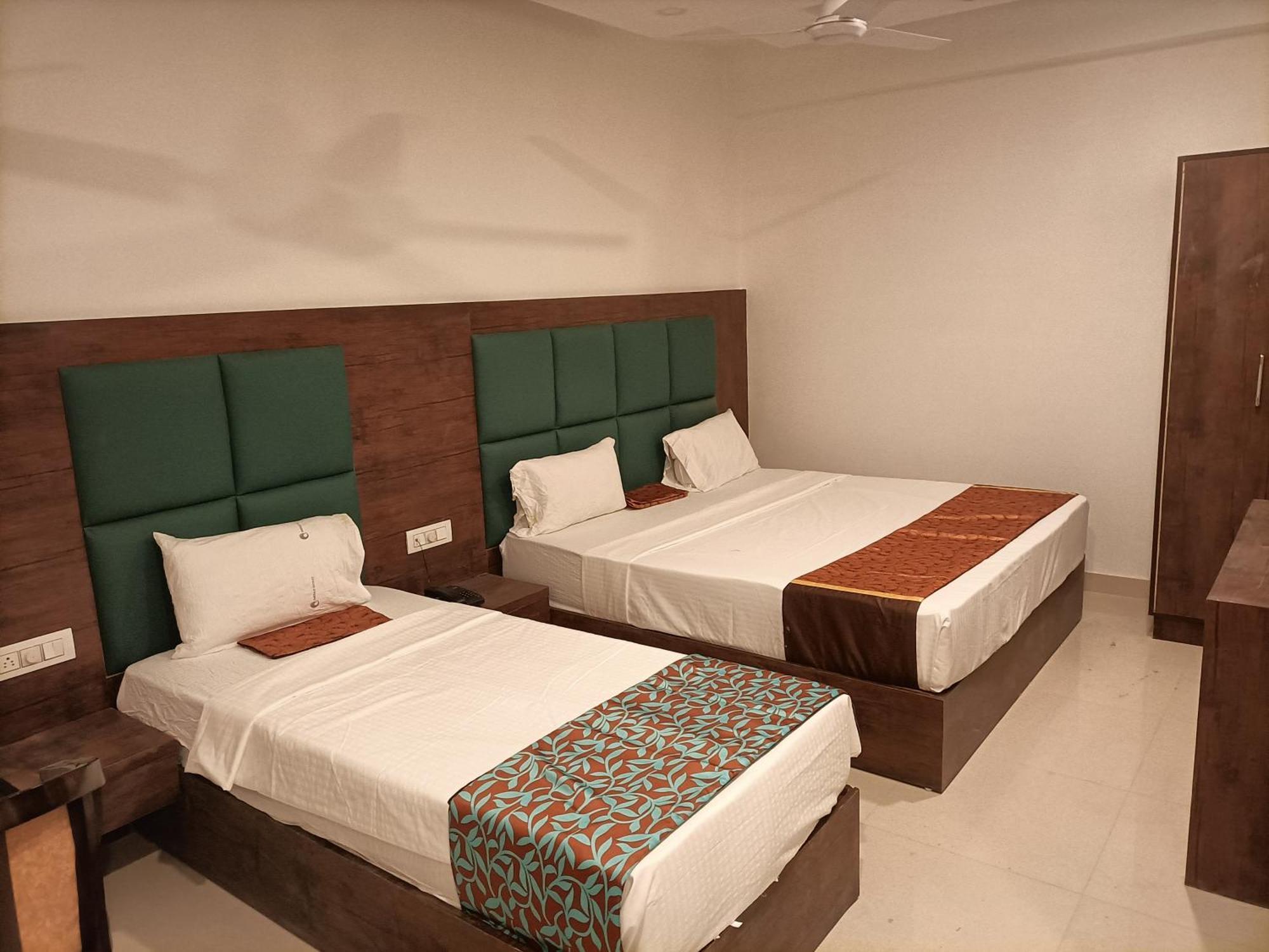Hotel Vista Premium Tark A Family Hotel Near Igi Airport Delhi Új-Delhi Kültér fotó