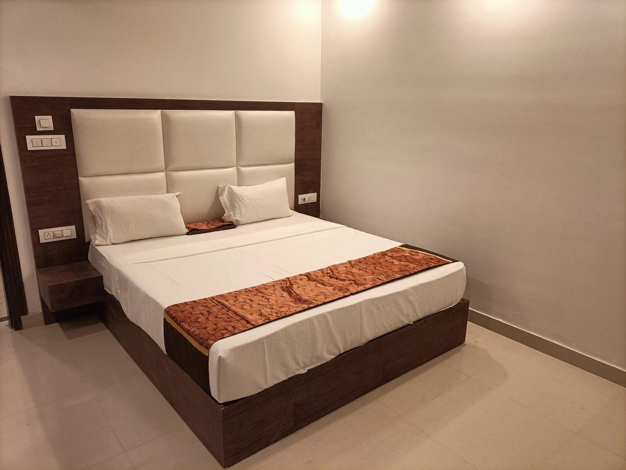 Hotel Vista Premium Tark A Family Hotel Near Igi Airport Delhi Új-Delhi Kültér fotó